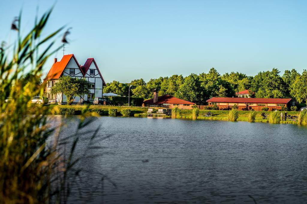 Melynojo Karpio Namas Bed & Breakfast Kinty Exterior foto